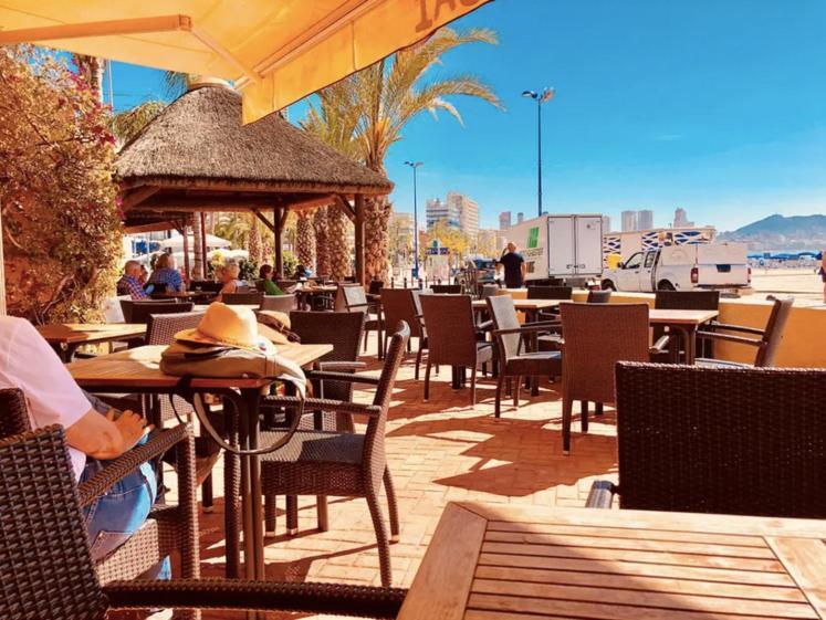 Luxurioeses Apartment In Benidorm Mit Pool Екстериор снимка